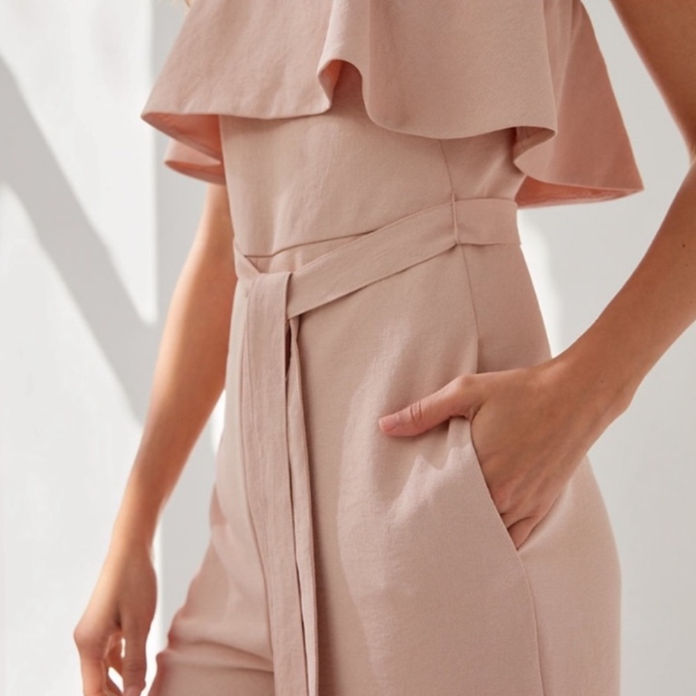 Aritzia Babaton Flutter Jumpsuit Size 4 - Picture 2 of 9